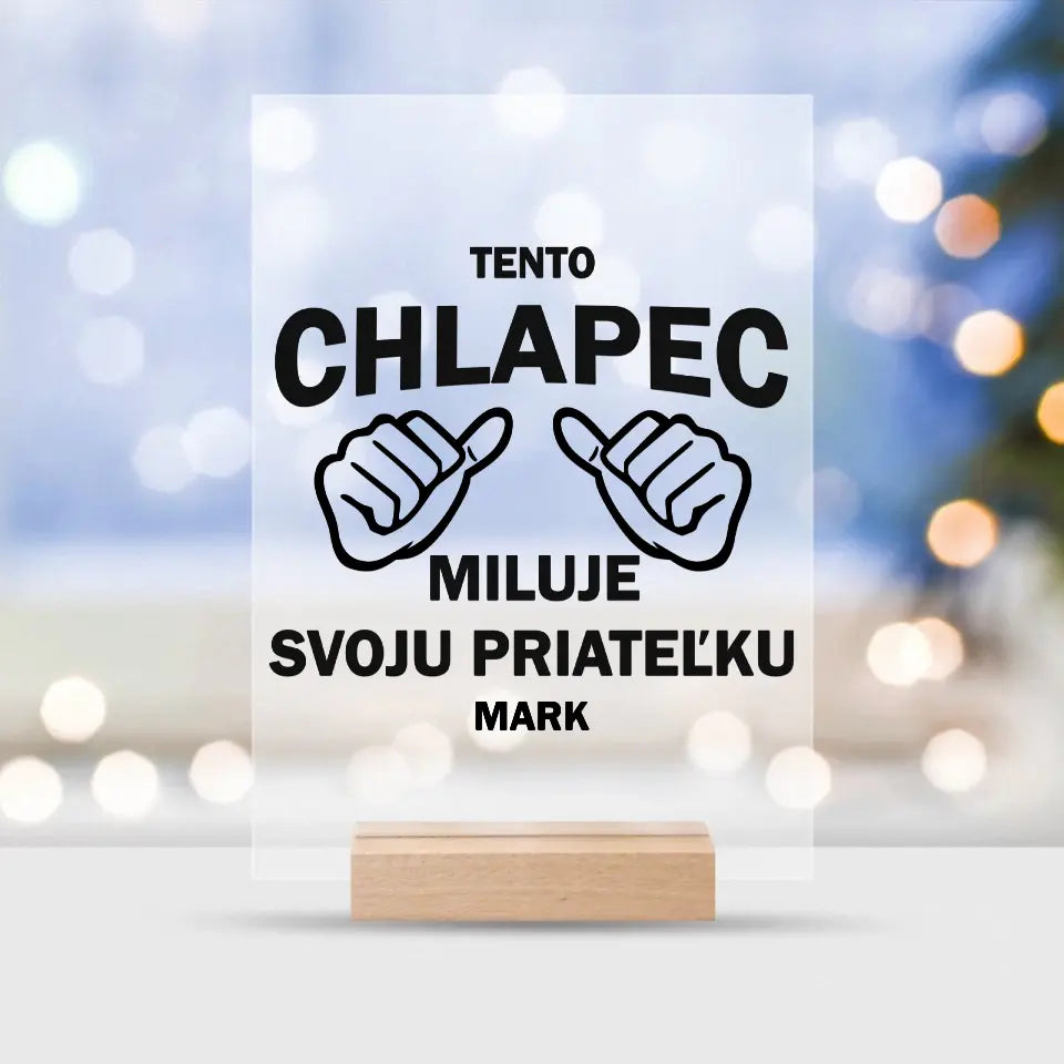 Tento chlapec miluje svoju priateľku