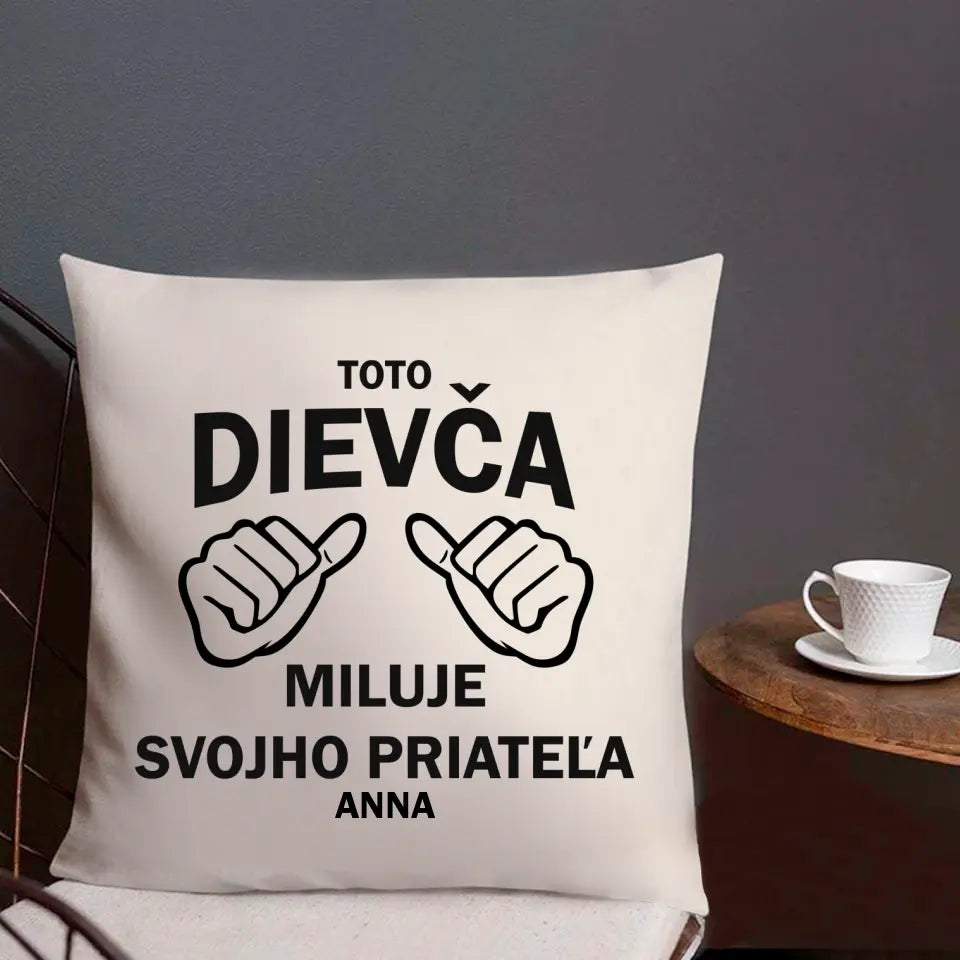 Toto dievča miluje svojho priateľa