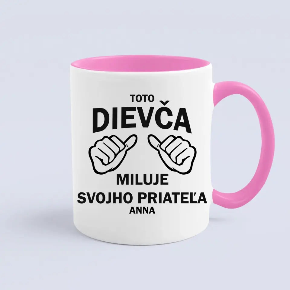 Toto dievča miluje svojho priateľa