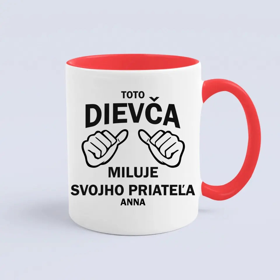 Toto dievča miluje svojho priateľa