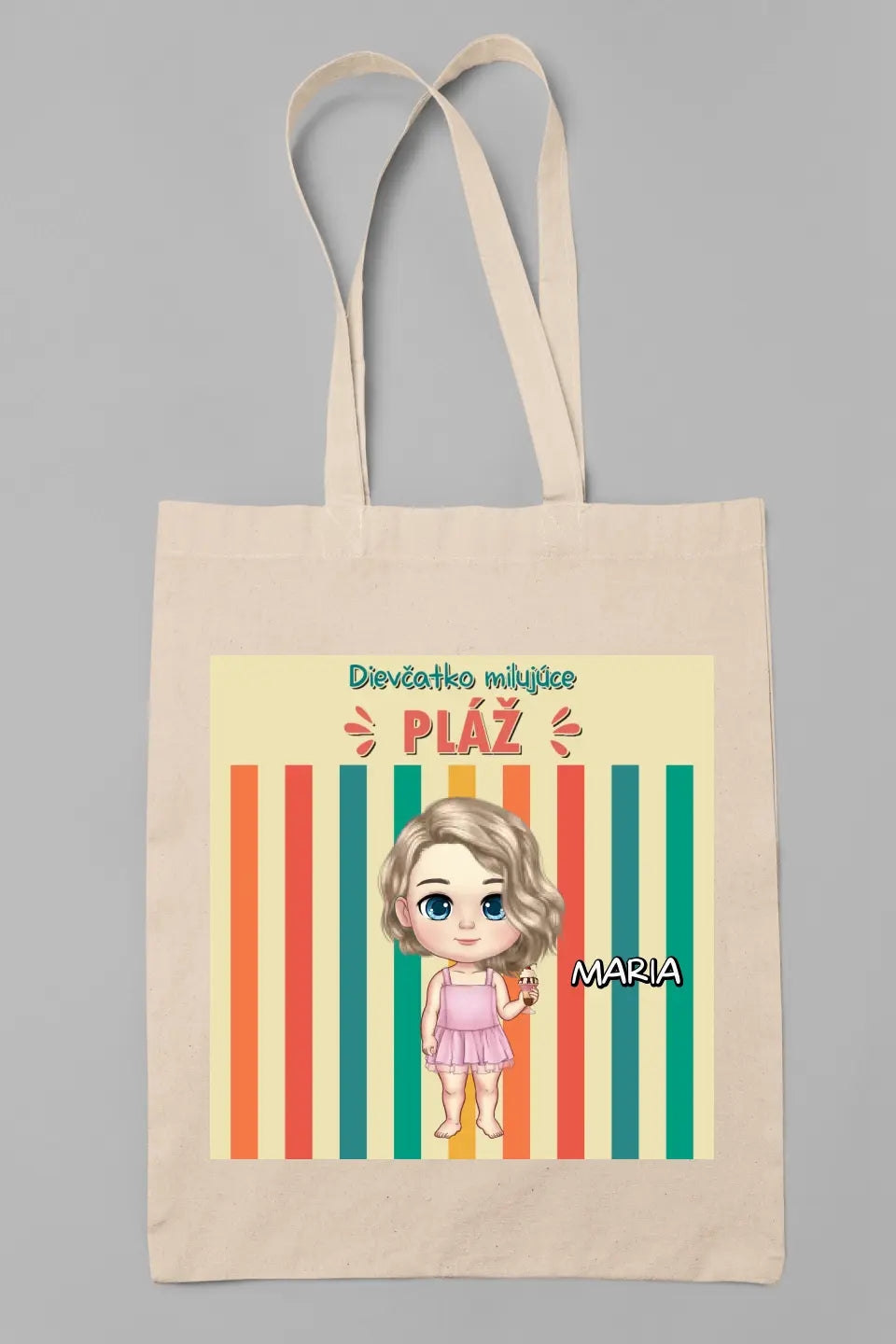 Dievča milujúce pláž