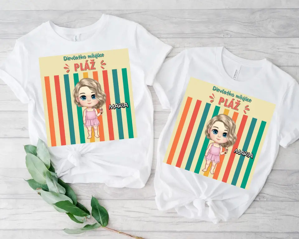 Dievča milujúce pláž