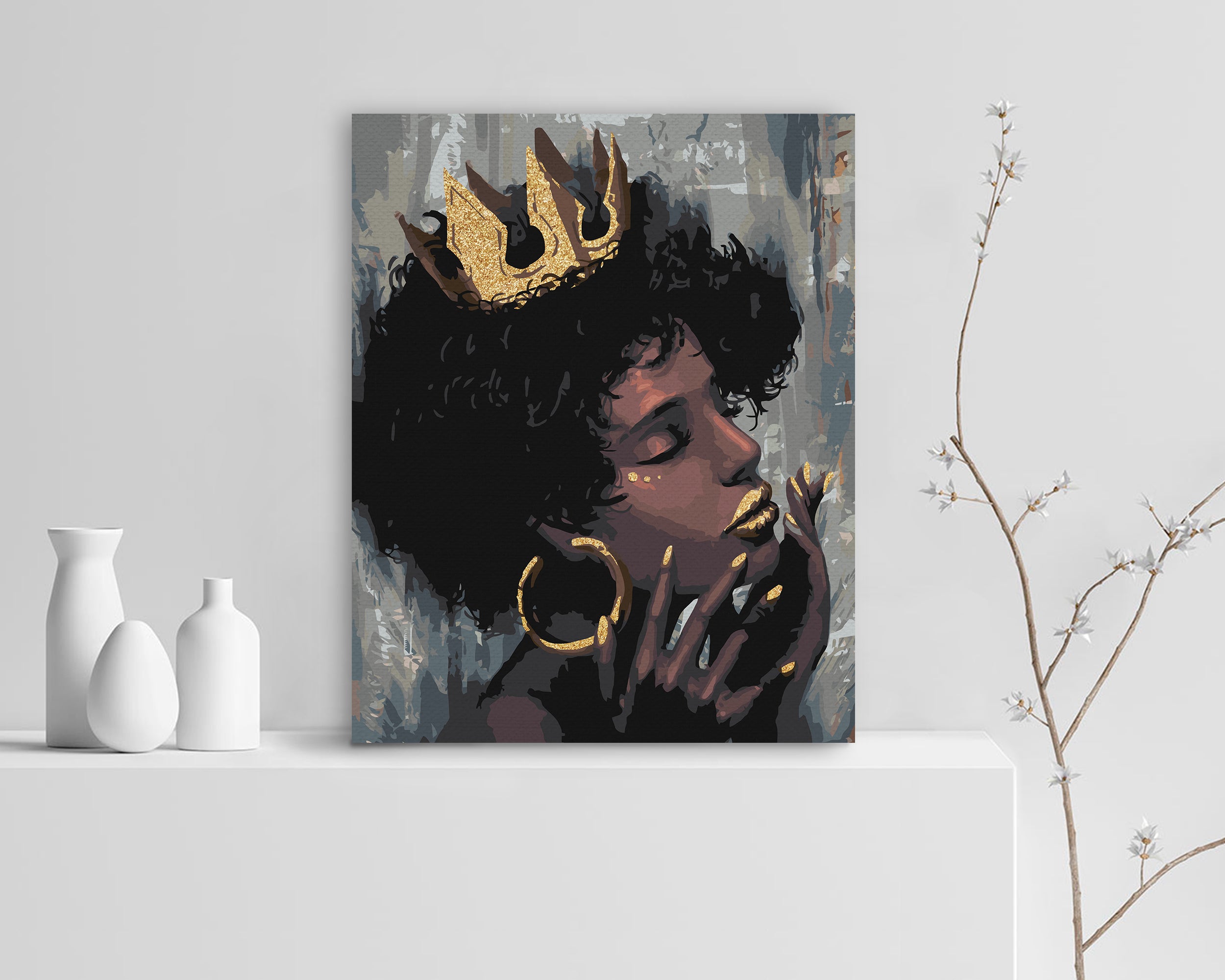 Žena s korunou a zlatými perami (PC0450)