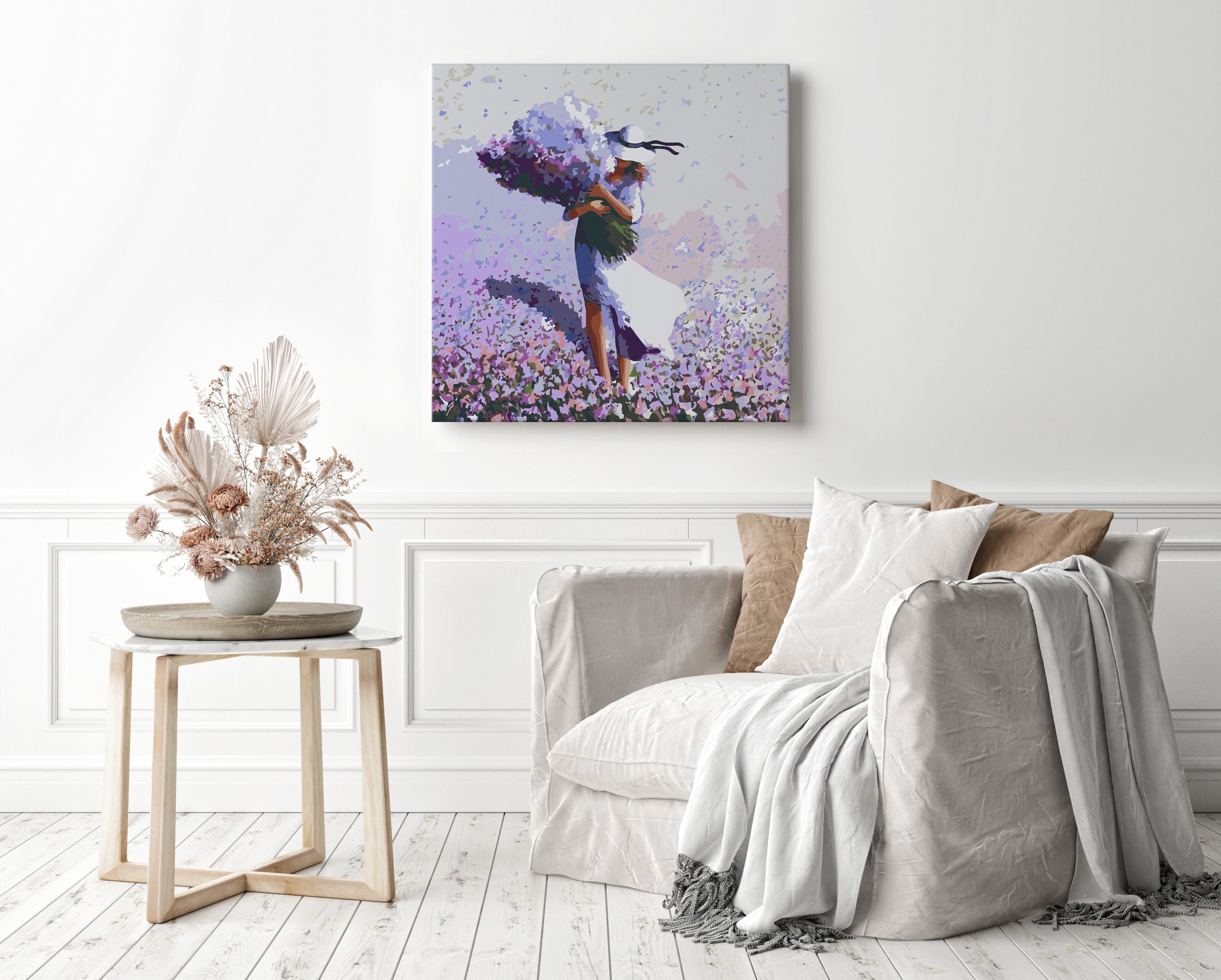 Žena v kvetinovom poli