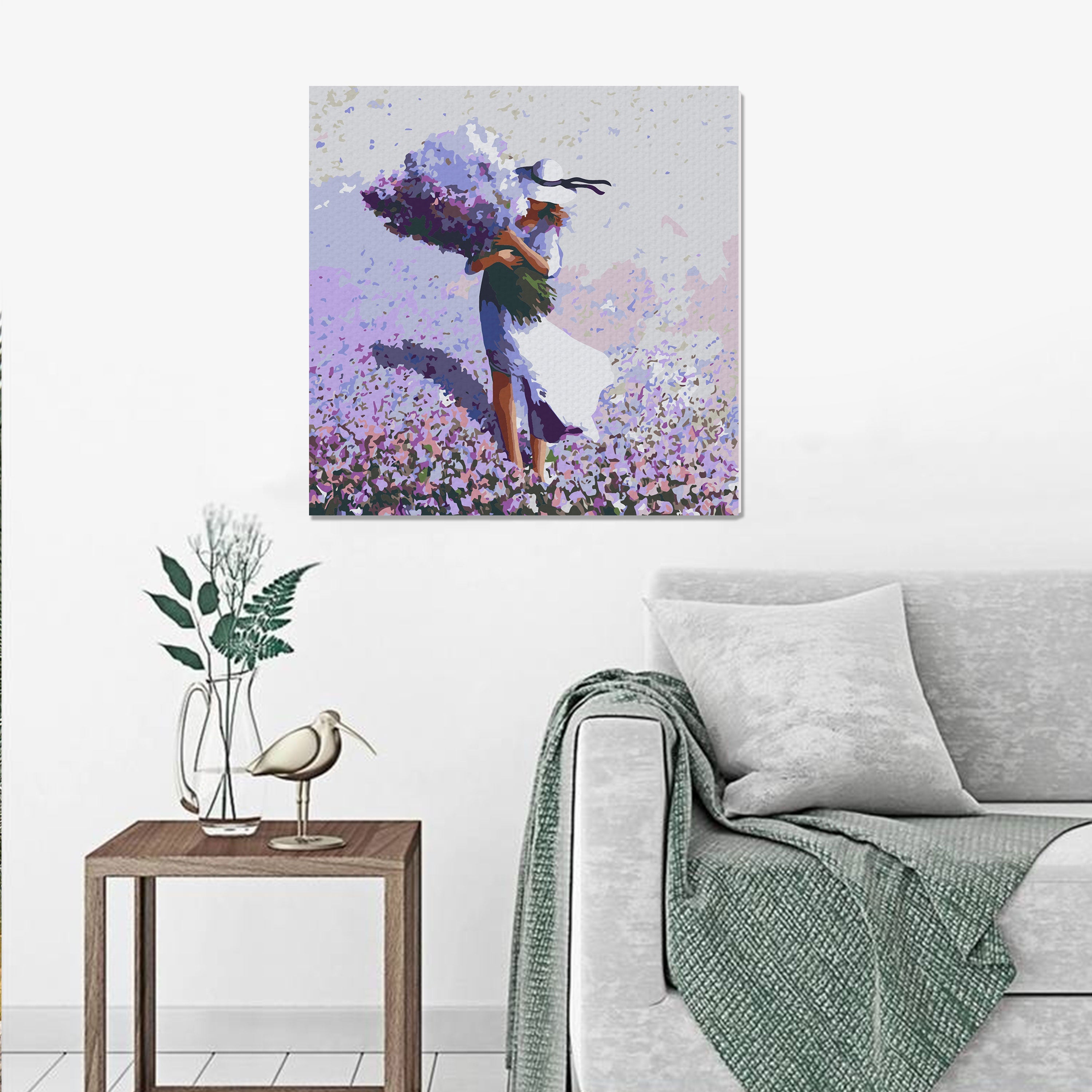 Žena v kvetinovom poli