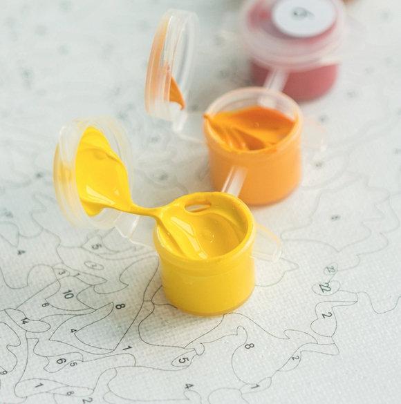 Dáma So Šálkou Čaju